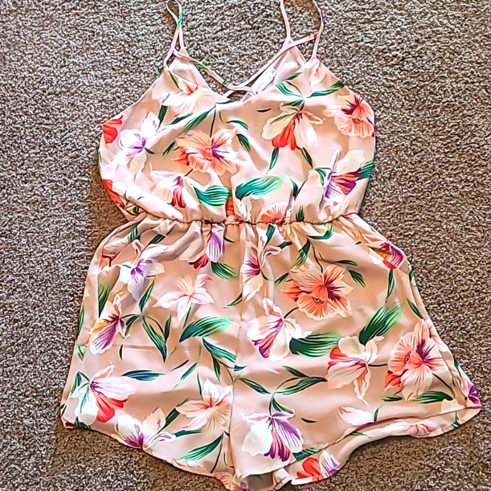 LUSH Womens floral romper